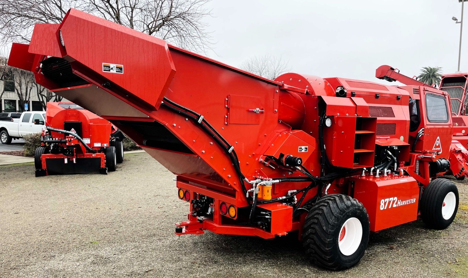 8772-next-generation-self-propelled-nut-harvester